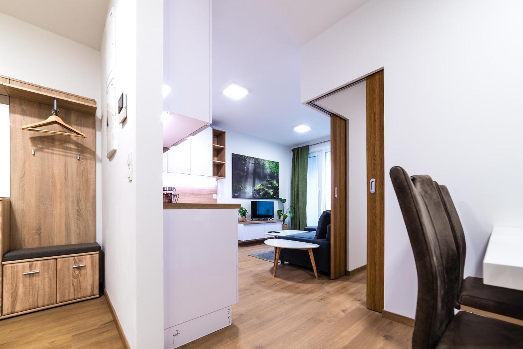 Mickiewiczova Apartment Free Parking By Veronika & Jano Братислава Екстериор снимка